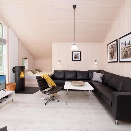 Modernes Strandhaus Fuer 8 Personen *