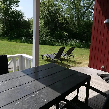 Modernes Strandhaus Fuer 8 Personen