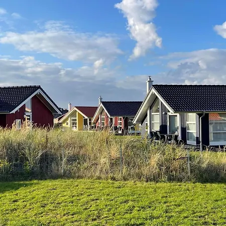 Modernes Strandhaus Fuer 8 Personen *