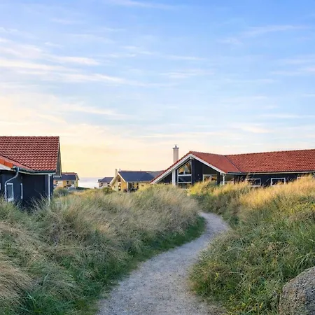 Modernes Strandhaus Fuer 8 Personen *